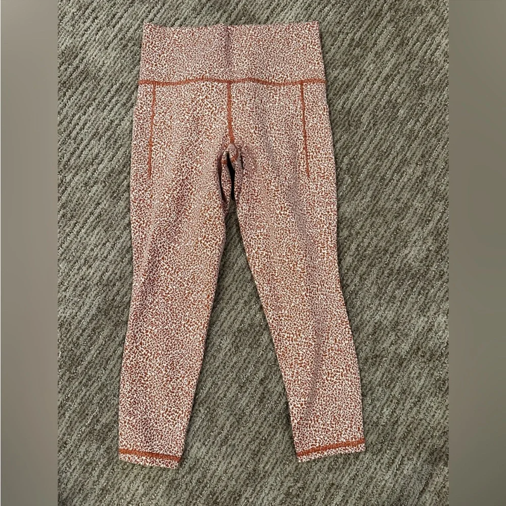 Athleta Salutation Stash II Pocket Tight - Picture 6 of 6